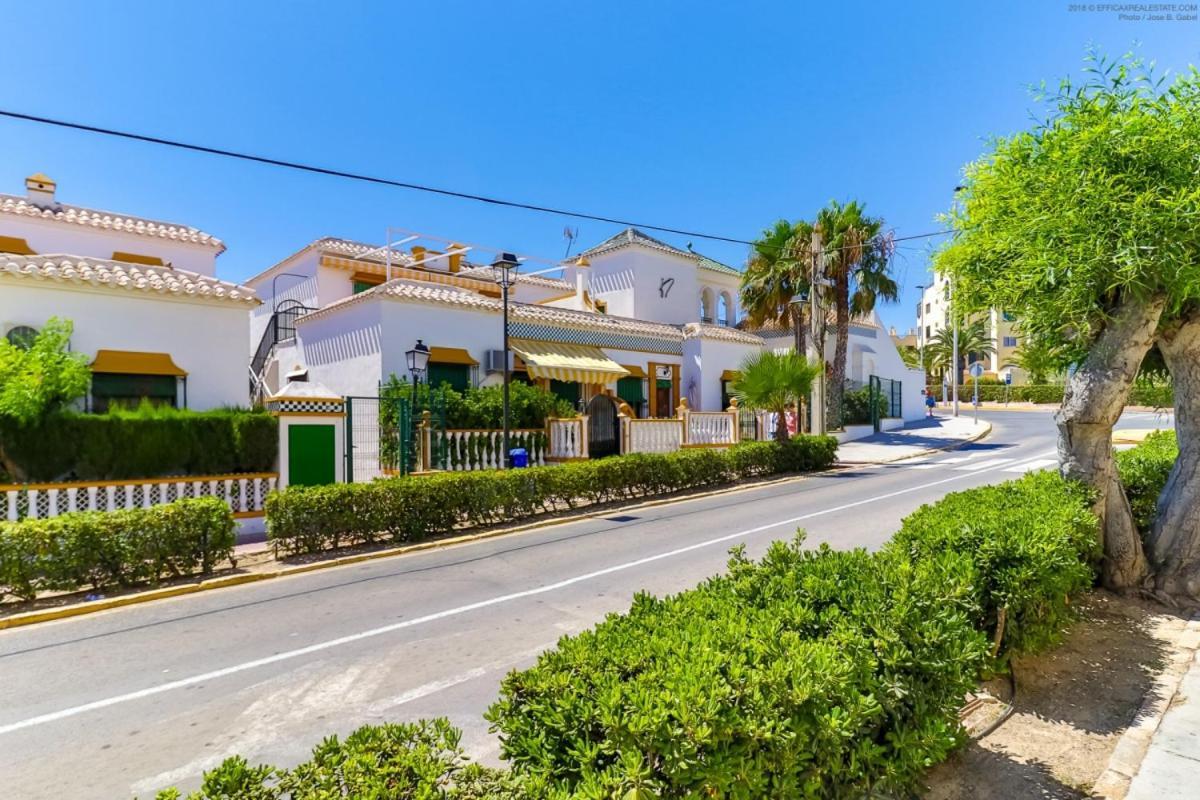 Apartamento Casa Micha Torrevieja Exterior foto